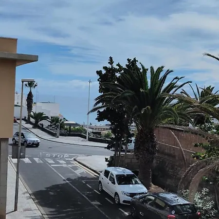 Playaelporis Apartman *